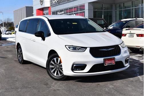 2024 Chrysler Pacifica Hybrid Select