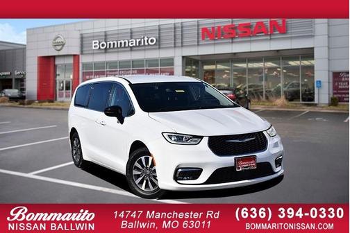 2024 Chrysler Pacifica Hybrid Select