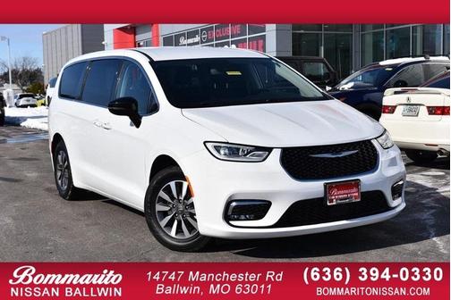 2024 Chrysler Pacifica Hybrid Select