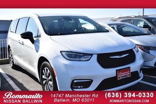 2024 Chrysler Pacifica Hybrid Select