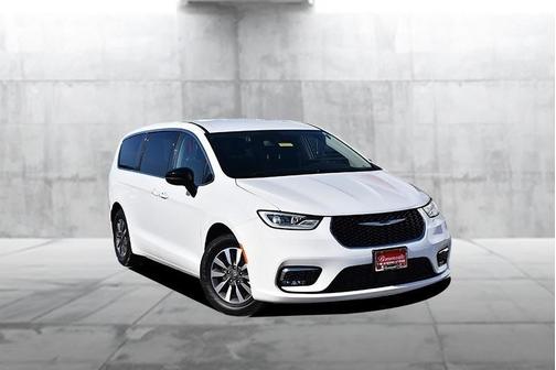 2024 Chrysler Pacifica Hybrid Select