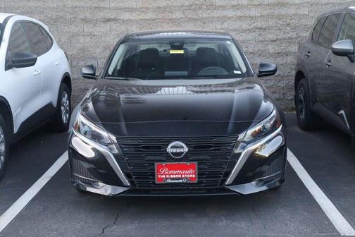 Super Black 2025 Nissan Altima SV
