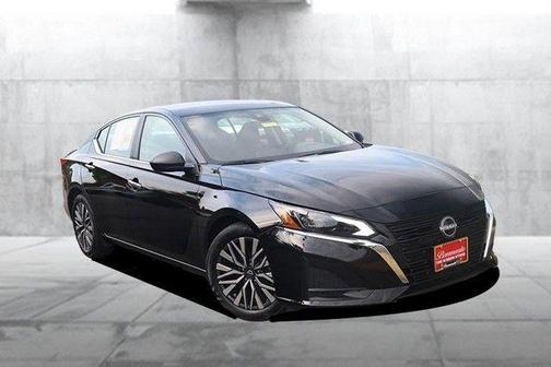 Super Black 2025 Nissan Altima SV
