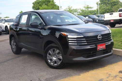 Super Black 2025 Nissan Kicks S