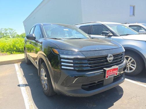 Super Black 2025 Nissan Kicks S