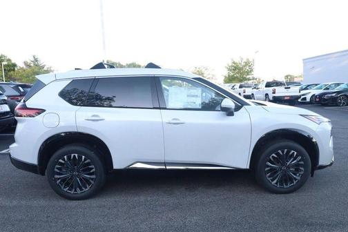 Everest White P 2026 Nissan Rogue Platinum