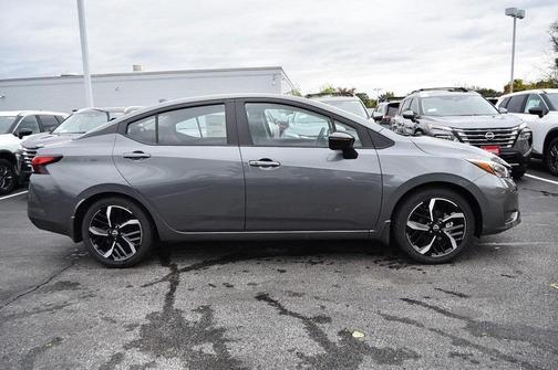 2025 Nissan Versa 1.6 SR