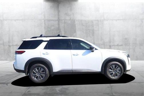 Everest White P 2026 Nissan Pathfinder SV