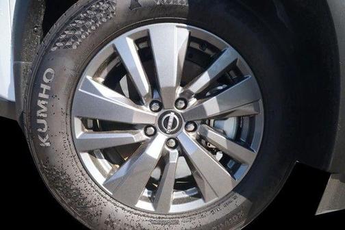 Everest White P 2026 Nissan Pathfinder SV