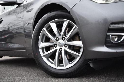 2015 INFINITI Q50 Premium