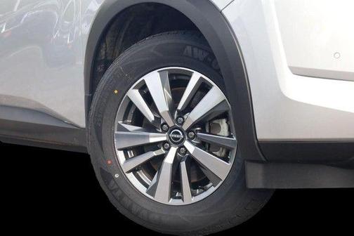 Brilliant Silver Metallic 2025 Nissan Pathfinder SL