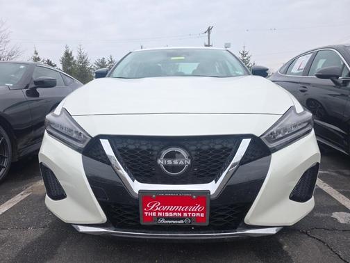 2023 Nissan Maxima SV