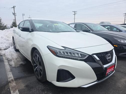 2023 Nissan Maxima SV