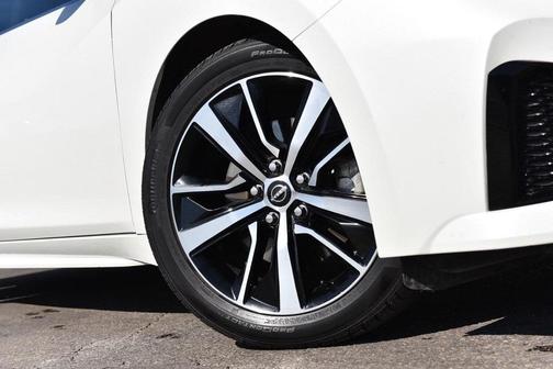 2023 Nissan Maxima SV