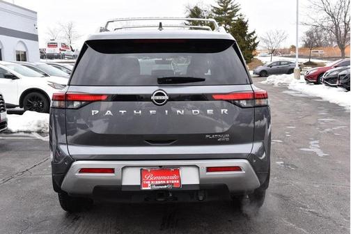 2025 Nissan Pathfinder Platinum