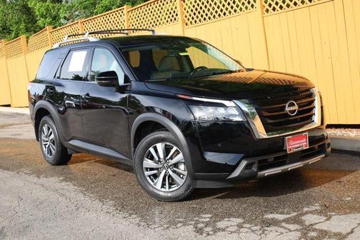 Super Black 2025 Nissan Pathfinder SL