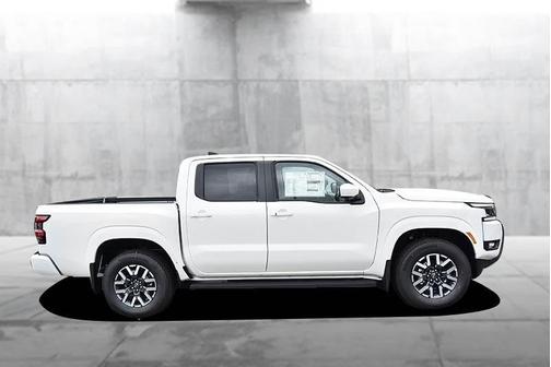 2025 Nissan Frontier SL