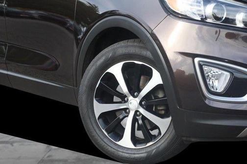 Walnut 2018 Kia Sorento EX