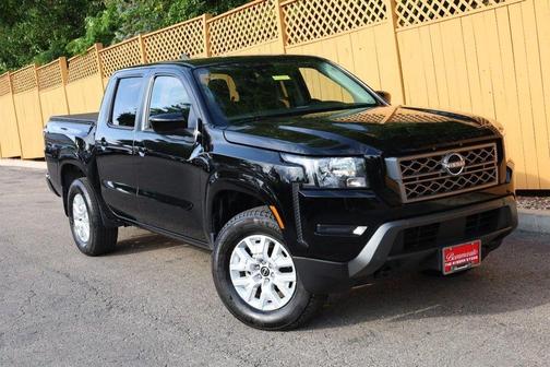 Black 2022 Nissan Frontier SV