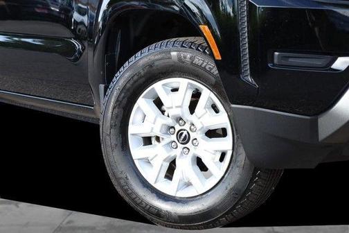 Black 2022 Nissan Frontier SV