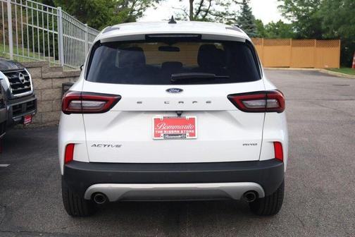 Oxford White 2025 Ford Escape Active