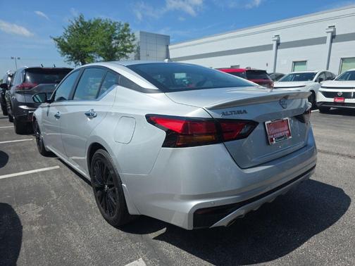 Brilliant Silver Metallic 2025 Nissan Altima SV