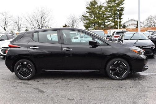 2024 Nissan Leaf SV PLUS