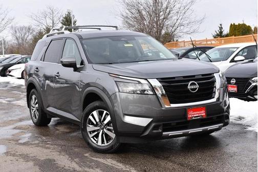 2025 Nissan Pathfinder SL