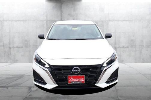 Glacier White 2025 Nissan Altima SV