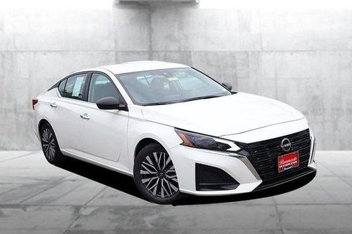 Glacier White 2025 Nissan Altima SV