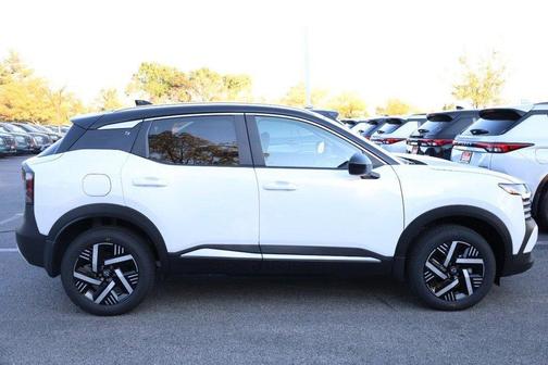 White 2027 Nissan Kicks SV
