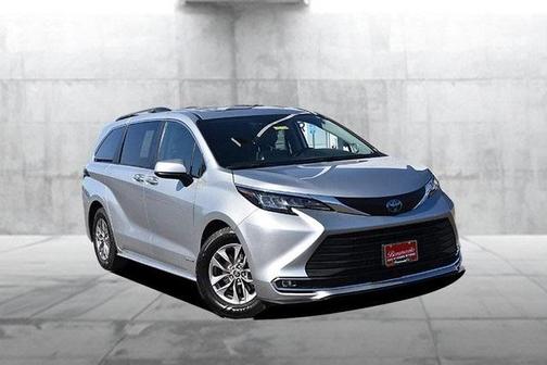 2021 Toyota Sienna XLE