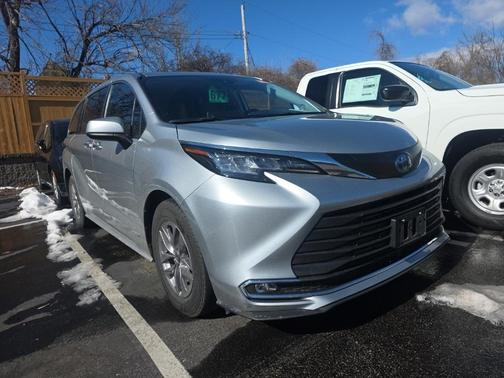 2021 Toyota Sienna XLE