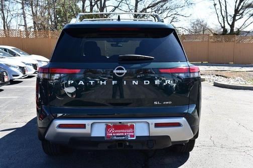 2025 Nissan Pathfinder SL