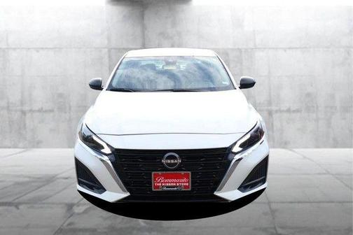 Glacier White 2025 Nissan Altima SV