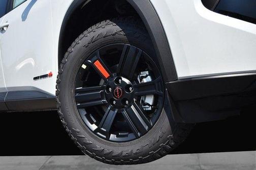 Everest White P 2026 Nissan Rogue Rock Creek
