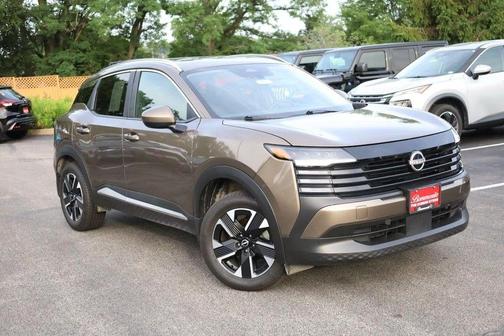 Canyon Bronze M 2025 Nissan Kicks SV
