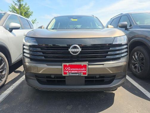 Canyon Bronze M 2025 Nissan Kicks SV