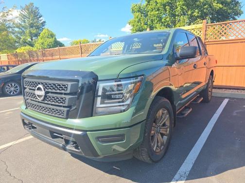 2024 Nissan Titan SV