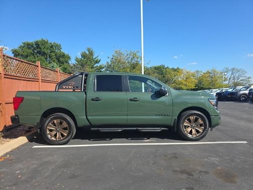2024 Nissan Titan SV