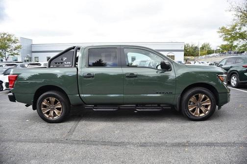2024 Nissan Titan SV