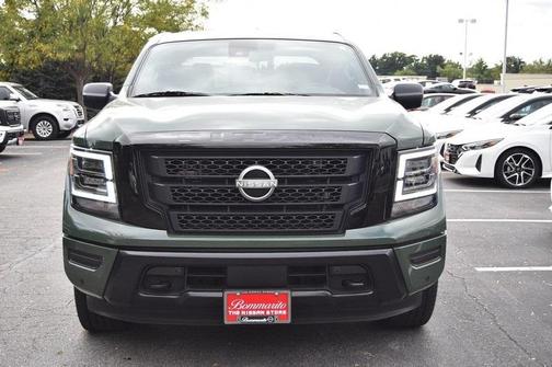 2024 Nissan Titan SV