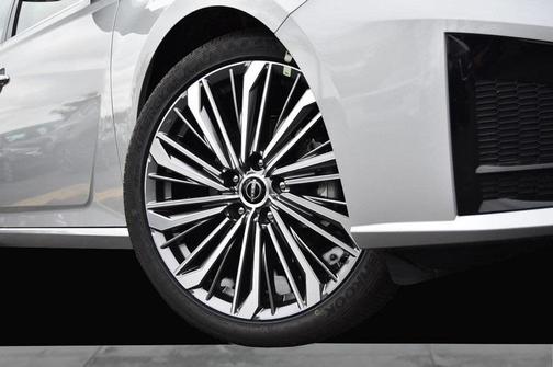 2025 Nissan Altima SL