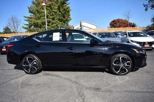 2025 Nissan Altima SR