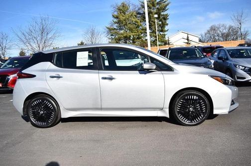 2024 Nissan Leaf SV PLUS