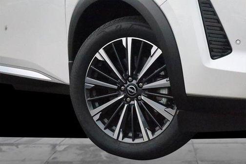 White / Black 2026 Nissan Pathfinder Platinum