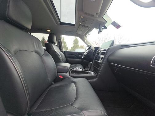 2024 INFINITI QX80 Luxe