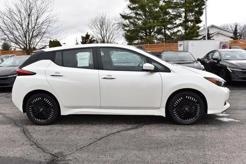2024 Nissan Leaf SV PLUS