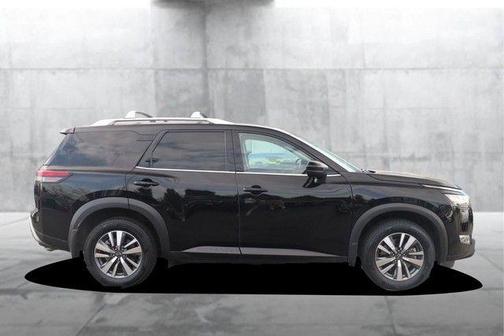 Super Black 2024 Nissan Pathfinder SL