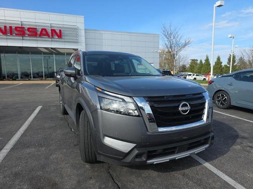 Gun Metallic 2025 Nissan Pathfinder SL